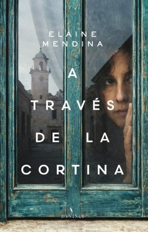 A TRAVÉS DE LA CORTINA