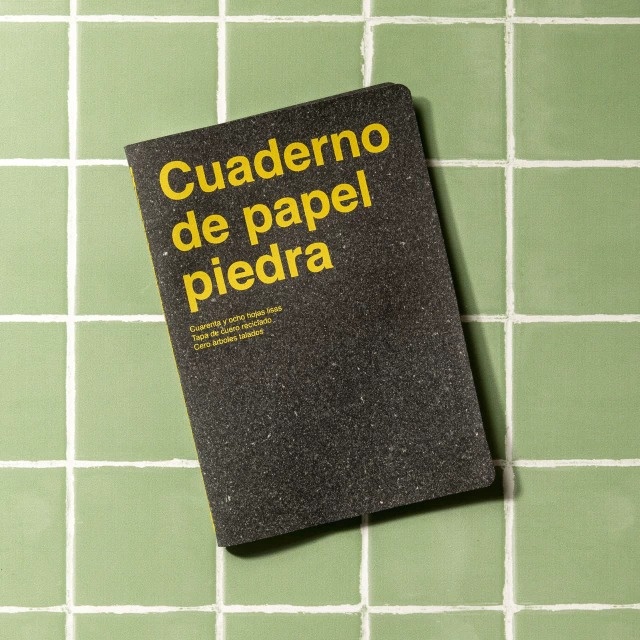 Cuaderno de papel piedra